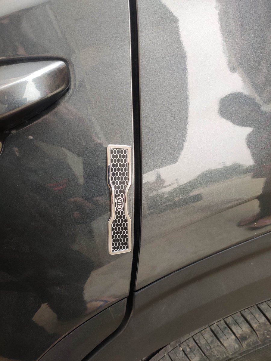 saurabh_mach's tweet image. #Kia @KiaMotorsIN @EconomicTimes @htTweets @TimesNow @AmarUjalaNews @TIME #kookhyun
Kia treatment to there customers, check the formalities and the quality of accessories