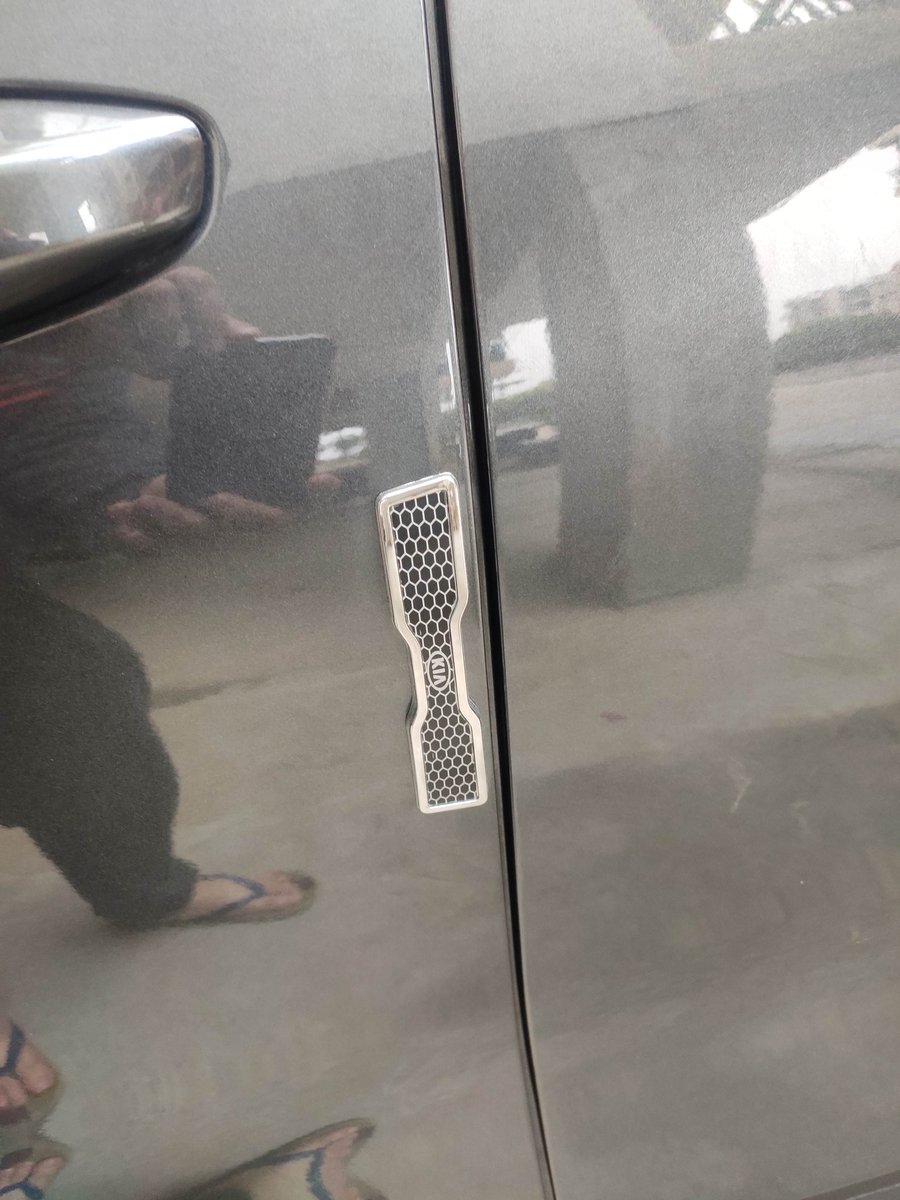 saurabh_mach's tweet image. #Kia @KiaMotorsIN @EconomicTimes @htTweets @TimesNow @AmarUjalaNews @TIME #kookhyun
Kia treatment to there customers, check the formalities and the quality of accessories
