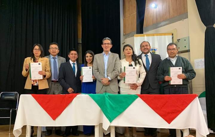 gadambato's tweet photo. El GADMA a través de la Secretaría Ejecutiva de Participación Ciudadana y Control Social realizó la ceremonia de entrega de certificados a la ciudadanía por los Seminarios - Talleres impartidos con enfoque de participación ciudadana. https://t.co/3DFHGwV3mM