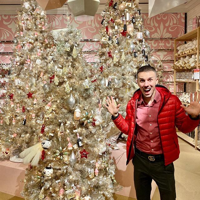 ChrisRyanNYC's tweet photo. #christmasisalmosthere
🎄
🎄
🎄
🎄
🎄
#25daysofchrisandjesse DAY 18 #christmastree #christmas2018 #merrychristmas #instachristmastree #instachristmas #instamerry #santaclaus #rudolph #reindeer #frostythesnowman #jinglebells #haveyourselfamerrylittlech… https://t.co/7ilnT0G8Yd https://t.co/an54apnKlX