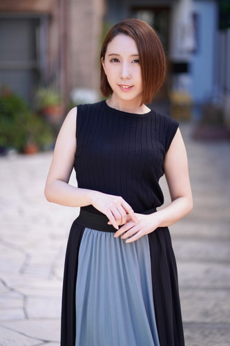 jitsuwasakaba's tweet photo. 実話セクシー隊　
愛原れの様来店！

2020年1月13日（祝日）
『週刊実話』プロデュース『実話酒場』
実話セクシー隊と乾杯して、日頃の疲れを癒しましょう。

『ダーツバーファブスタ』
東京都台東区上野2-9-5長岡ビル5F

#週刊実話
(五十音順)
#愛原れの
#黒川さりな
#志田雪奈
#望月あやか
#三吉菜々 https://t.co/Sf6ZMquqrb