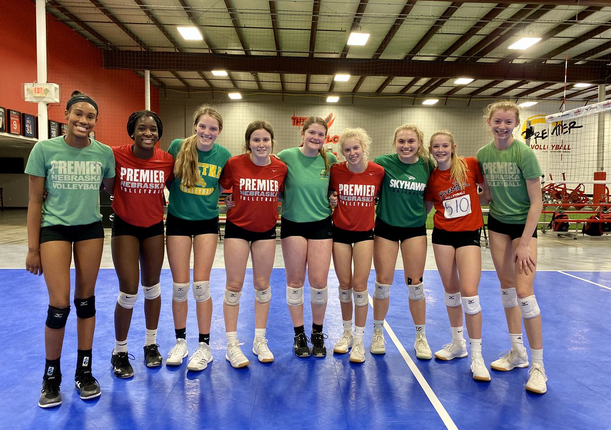 Premier_15Gold's tweet image. When it’s your last practice before the Holiday break!🎄🎅🏻 #ChristmasSpirit #15Gold