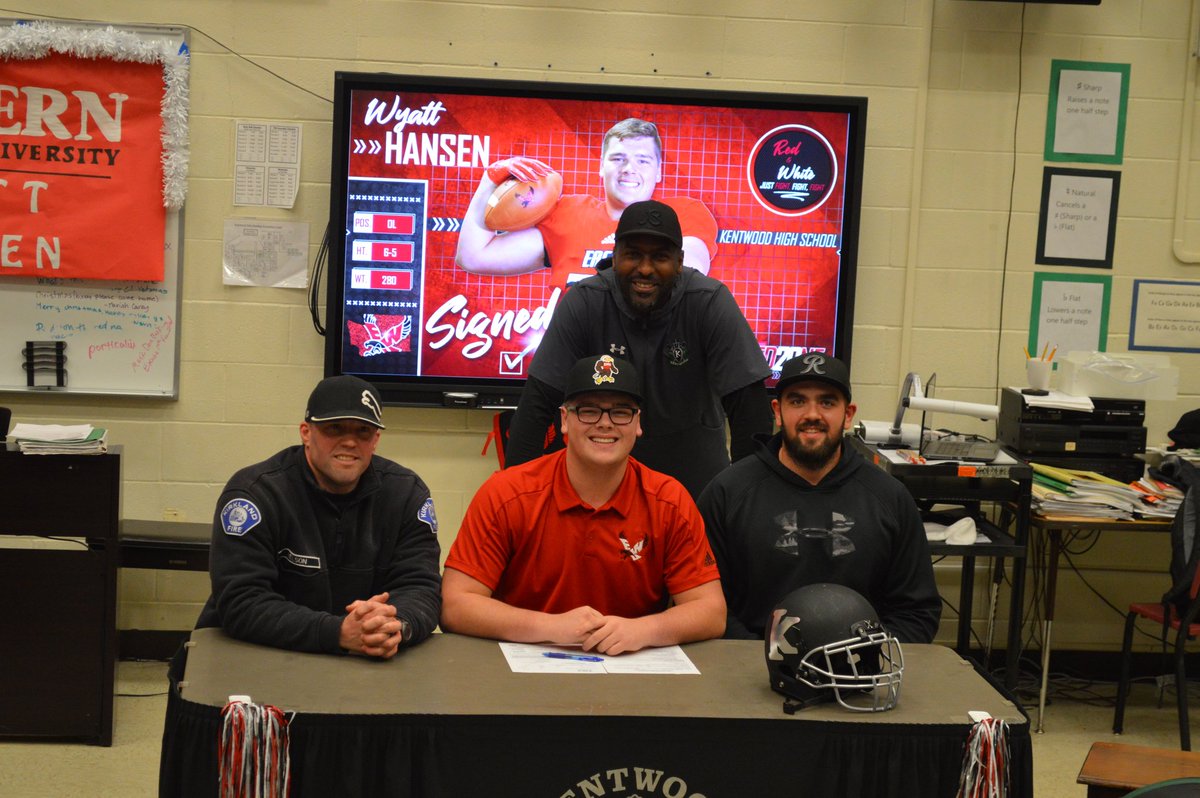 wyatthansen23's tweet photo. Signing day! Officially an Eagle! #BuildTheNest #NSD20 https://t.co/61uPLQhbVp