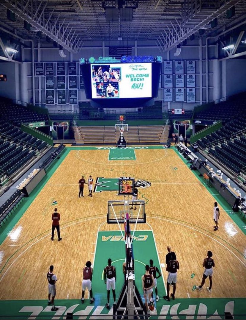 sweet move by my university tonite ..... #WelcomeBackAW