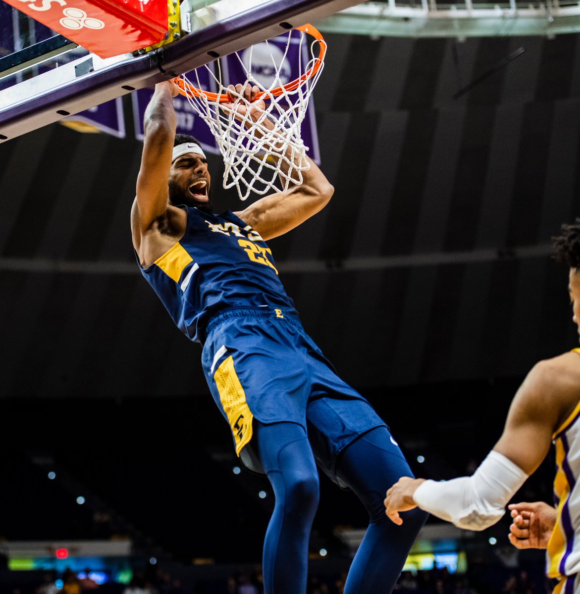 ETSU_MBB's tweet photo. Check out the photo gallery from our win at LSU

🔗: https://t.co/sDp3sgh1OY

📷 credit: @WWilliston 

#ETSUTough #GeauxBucs https://t.co/zmbsREm76u
