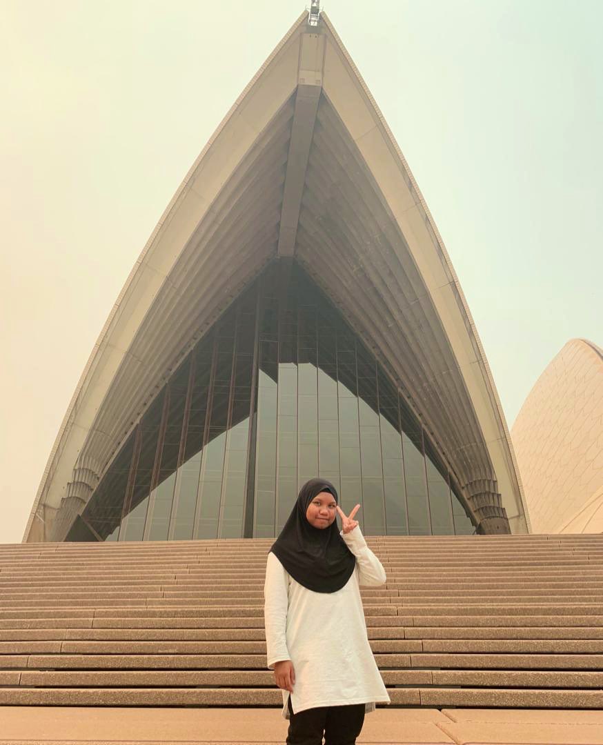 jomroundsydxtyo's tweet photo. Trip sydney 4-8 dec 2019
Time ni jerebu teruk gila sampai rasa mcm sama dgn keadaan kt malaysia haritu π
. Bushfire π₯ mg dahsyat gila. Now banyak ok dahπ
Thanks to family kak liza for joining our π¦πΊ trip . Semua sporting sgt2 β€οΈ!
#tripsydney
#privatetrip
#tripaustralia https://t.co/EKcUUxyjXy