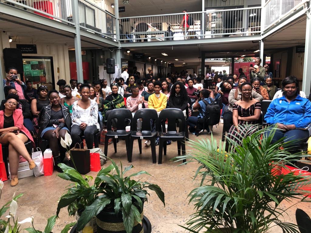 nilotiqa's tweet photo. My HairStory hosted by @naturalhair.co.za team just blew us away π
All #CurlFriends in one room getting to know each other and inevitably loving each other. Does not get better than this π§‘
#ALookAt2019 #Vision2020 https://t.co/LThKx0u4pc