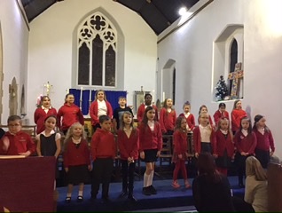 CwmclydachPri's tweet photo. Thank you to @StThomasClydach for inviting us to create a school tree for the Christmas Tree Festival. Plus inviting us to sing! #cwmfamily #teamcwmclydach https://t.co/KarjFExOjk
