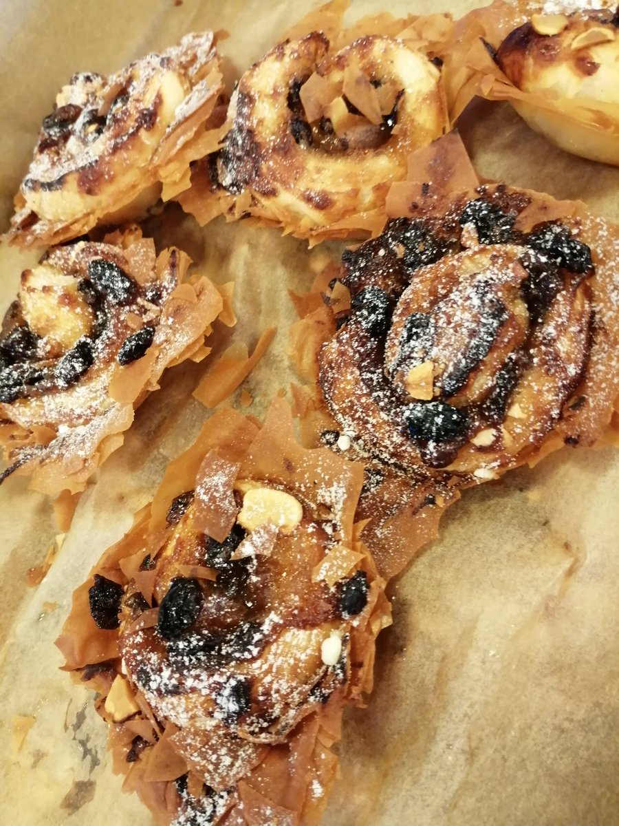 joannagreetham's tweet photo. Homemade mince pies for breakfast.... Well of course, it is Christmas! Thanks @Adas_Landscape https://t.co/6O770SJqaW