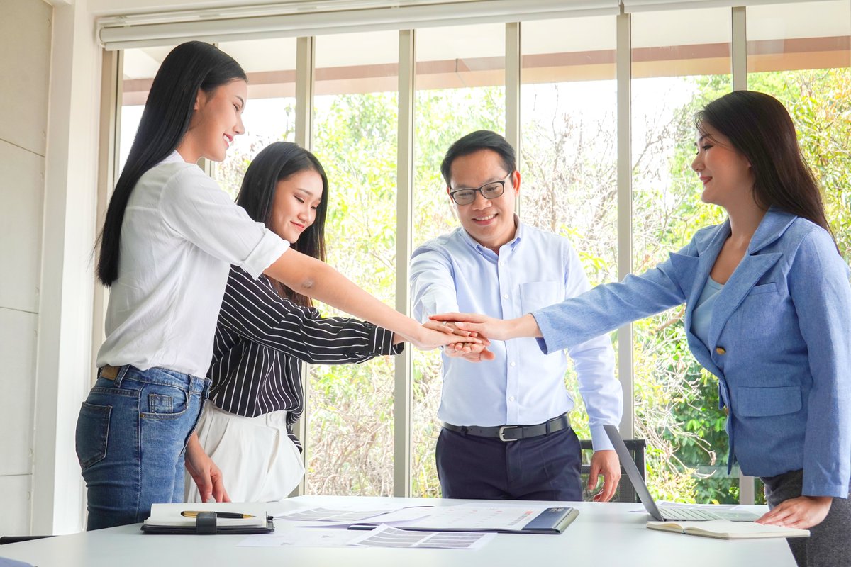 Så här avslutades aldrig ett möte någonsin #stockphotos #kommunikatör4life #tjänstehen4life
