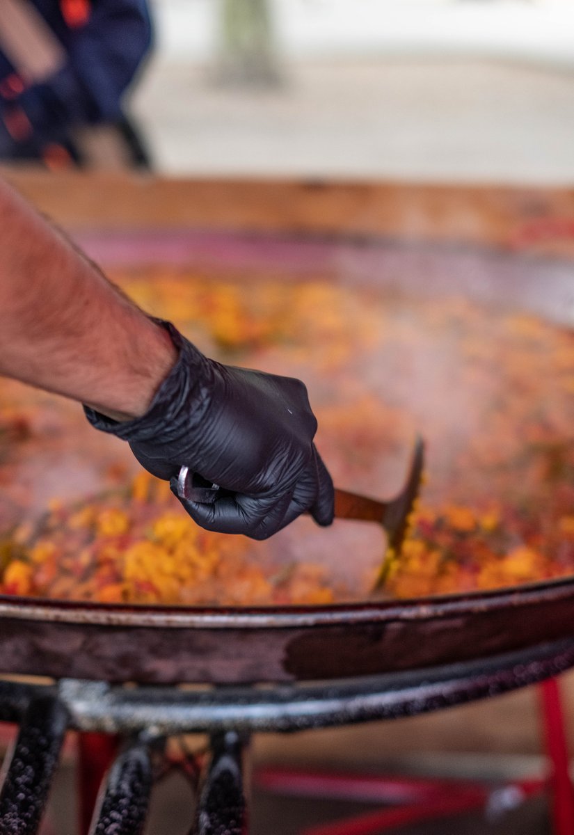 What is better than eating a warm, delicious paella on this cold and cloudy days?

#paella #paellalondon #catering #london #tapas #greaterlondon #guildford #surrey #sussex #kent #streetfood #foodporn #foodphotography #foodie #foodies #foodgram #corporate 

spanishhomemade.com