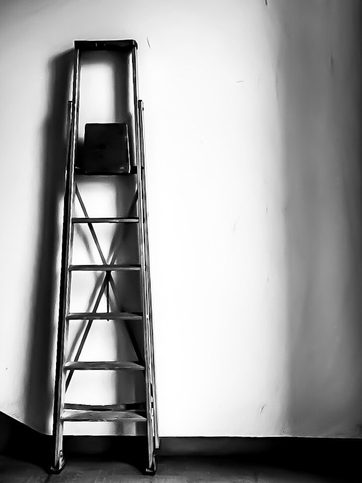 LeovonFier's tweet photo. Stand up! 
.
.
.
.
.
#conceptart #photooftheday #photography #rapussien #albanianartist #bnw_minimal #minimal #minimalism #minimalismo #photography_minimal #bnw #bnw_captures #bnw_greatshots #fotografiaartistica #bardhezi #biancoenero #biancoenerophoto https://t.co/vVqvCwdzUp