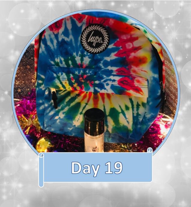 _KingsWalkGlos's tweet photo. Day 19: Win a #HypeBackpack and can of shoe spray from @tRedsOfficial #Gloucester. 🎒

Follow this page and tag three friends to enter before 9am on 25th Dec. #KingsWalkAdvent https://t.co/eKGBPvlsoD