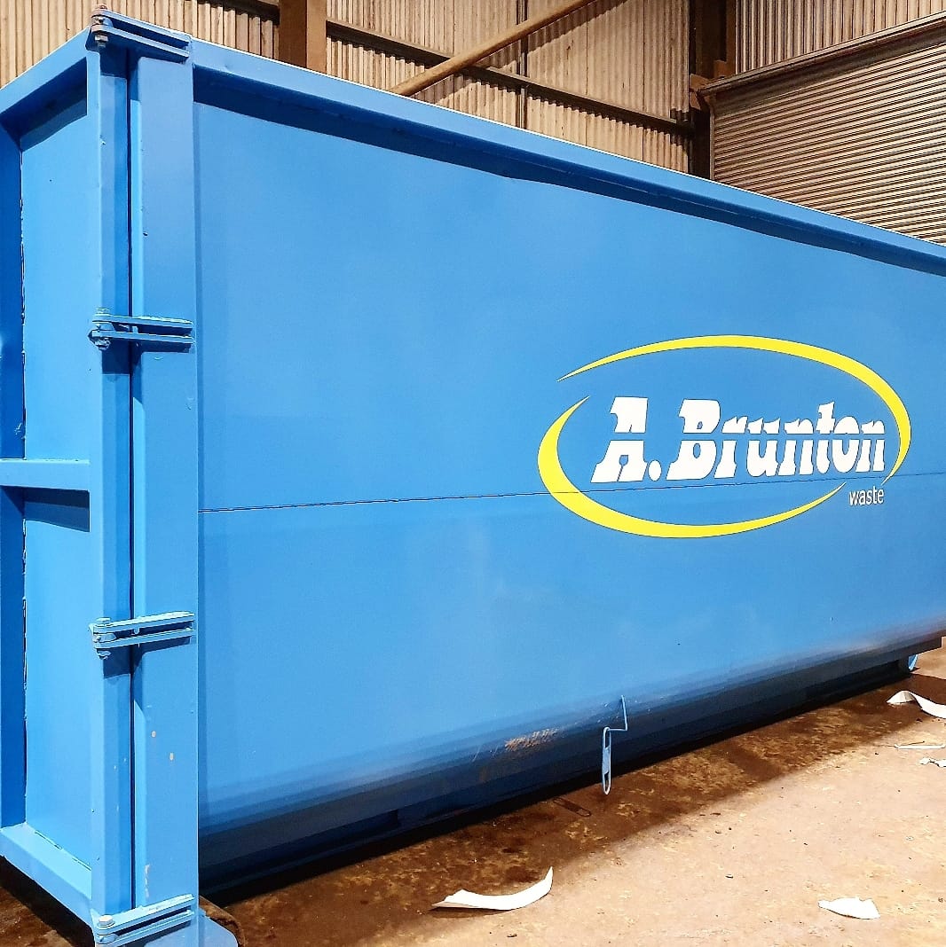 BruntonWaste's tweet photo. One of our 40yd RoRo Skips freshly labelled ready for delivery. We use these for companies that generate large amounts of waste or recycling materials.
#abruntonwaste #waste #recycling #skiphire #Bridlington #Scarborough #Beverley #Malton #Pickering #Driffield #Hornsea #Filey https://t.co/3hVItvAIKF