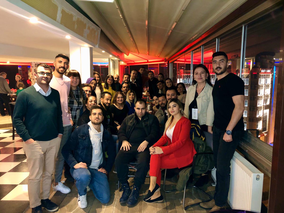 ahbapege's tweet image. Yardımlaşma çalışma grubu olarak aralık ayı toplantımızı gerçekleştirdik 🍃  Çalışma grubumuzla fikir alışverişinde bulunduk. Bir kez daha &quot;İyi ki Ahbap&quot; dedik. Dolu dolu bir ay geçireceğiz 💚
@haluklevent @ahbapplatformu