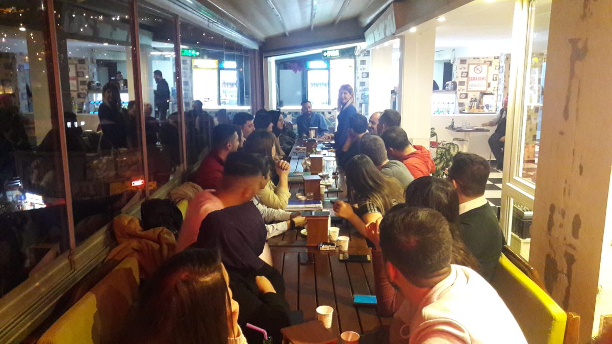 ahbapege's tweet image. Yardımlaşma çalışma grubu olarak aralık ayı toplantımızı gerçekleştirdik 🍃  Çalışma grubumuzla fikir alışverişinde bulunduk. Bir kez daha &quot;İyi ki Ahbap&quot; dedik. Dolu dolu bir ay geçireceğiz 💚
@haluklevent @ahbapplatformu