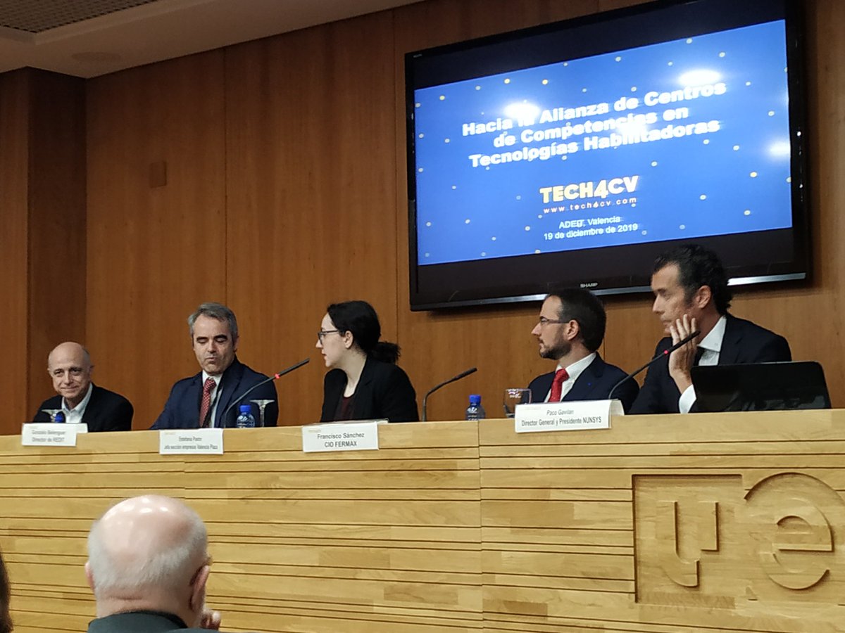 filosofadigital's tweet image. #tech4cv debatiendo sobre la situación de la #innovacion en la CV
#tecnologiashabilitadoras