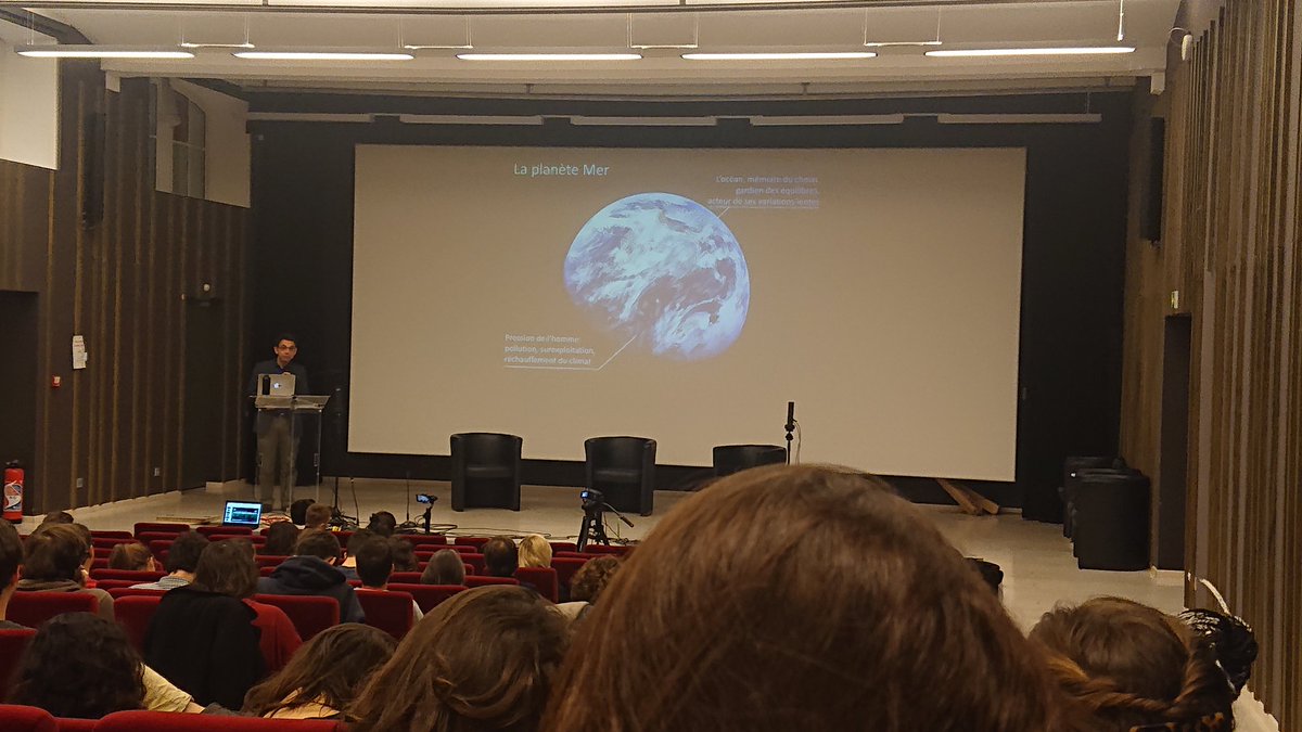 ChloeVincent_'s tweet photo. 🎓🌍#MakeOurLessonsGreenAgain : un cours du #CNRS pour mieux comprendre les causes et effets de la #criseécologique : c'est ce que nous devrions pouvoir offrir a tous les étudiants ! Donnons nous les moyens d'agir face aux défis écologiques. @ReveilEcolo
@EGuilyardi https://t.co/OyYmrFjyrC