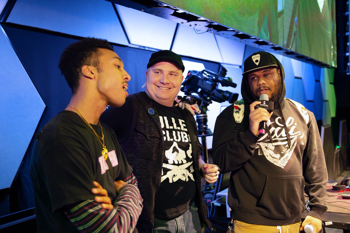 HyperXArena's tweet photo. Youβre looking at your defending champions! Way to go Team ASAP!!! π #Smashmas #HyperXESALV #SSBU https://t.co/m0mfs5nvfZ