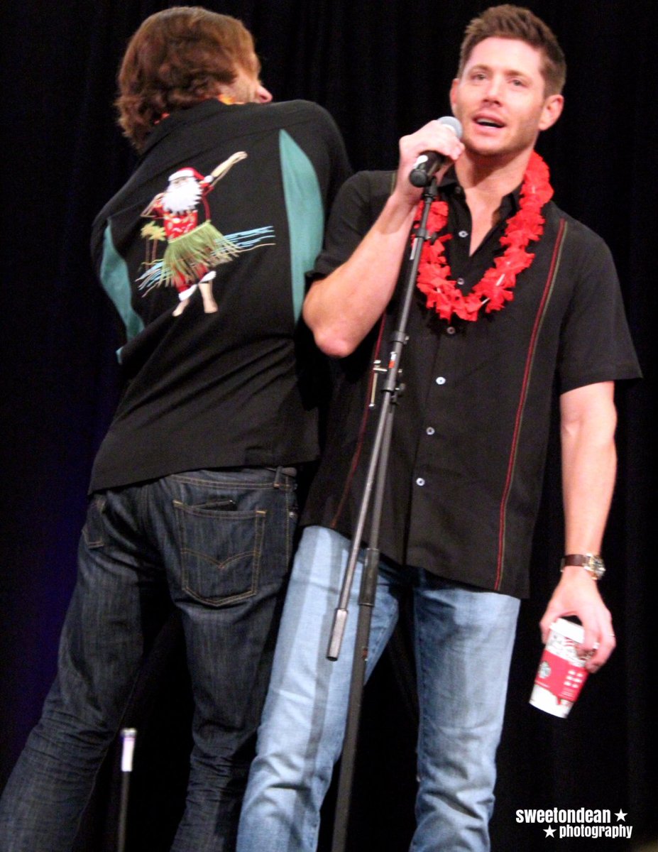 liataghva's tweet photo. Good Morning ya'll☕⚘
Happy #ThrowbackThurseday 😘
Wish you all a beautiful day🤗
#AKF &amp;kick ass👌
After a busy day yesterday itstime for house chores &amp; hopefully some rest now😉
+ #TBT to hawaii con the most romantic of all time😍
@DevilFaraAckles @NinaWesi
@AnjiAnks https://t.co/HbIaXuRqLJ
