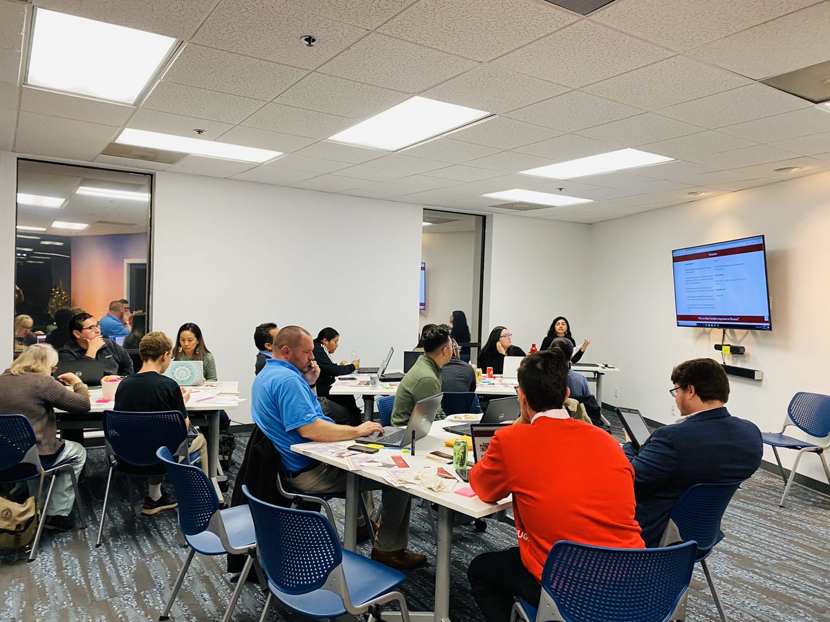 aracelipalafoxx's tweet photo. empowered, privileged, grateful—these were some of the words participants used to describe how they felt after our NDSC Community Workshop. We at @lift_rise are thrilled to get to share our data platform with community leaders, stakeholders, & partners #HowWeLift https://t.co/KodOt2xhmR