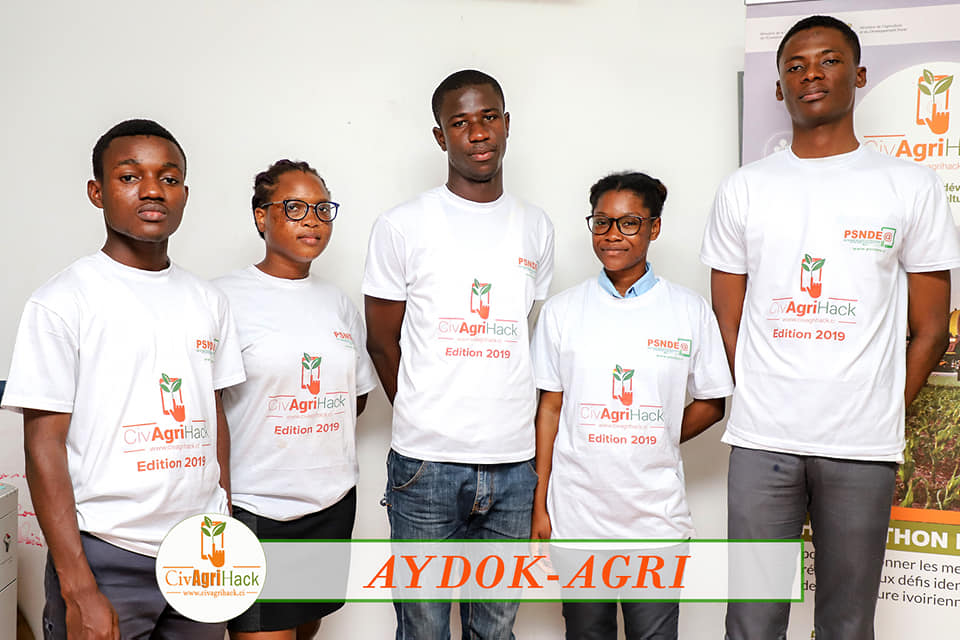 Startup225's tweet photo. Félicitation aux vainqueurs de la finale régionale d'#Abidjan.
1 er : Ivoir Green Energy
2 ème : Les Marageeks
2 ème ex : Aydok-Agri.

#CivAgriHack #Psndea #Agritech https://t.co/gIYQWMcUxz