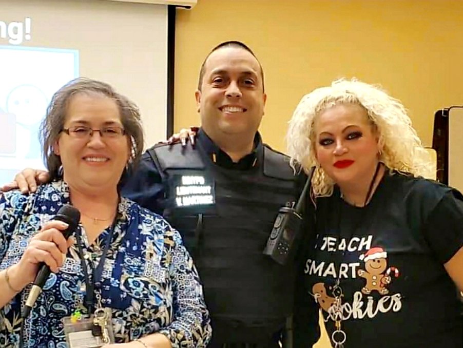 AgathaDCarlos1's tweet photo. #Congratulations ๐๐๐
#Spectacular #CSEWEEK celebration with @mleon412 ๐ฆ at @WNYPS4 & @BrianCo05858449 & #LCirillo. Special thanks to our @SuperintClara & #Assistant_Supt Mr.J.Acosta. @WestNYSchools #Trustees @AdParkin78 and to
#WNYPD ๐ช๐ค
#PS4 ๐ #WNYPP4 https://t.co/FlyHsj5ivV