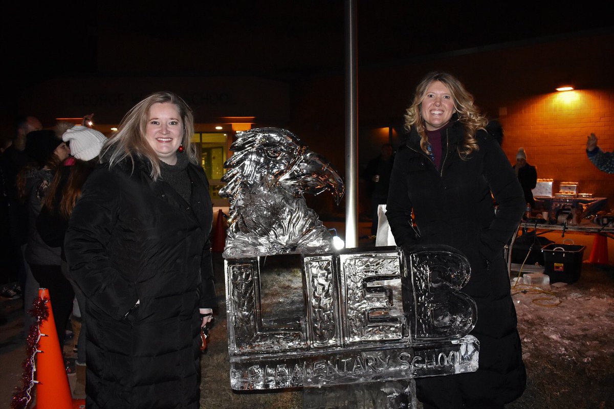 Lieb_Principal's tweet photo. A spectacular event at Lieb’s Winterfest to celebrate the National PTA School of Excellence Award! Photo credit: Steve Neuhaus@DesplainesValleyNews rsd122cares #liebcares https://t.co/i6E2TH0JHd