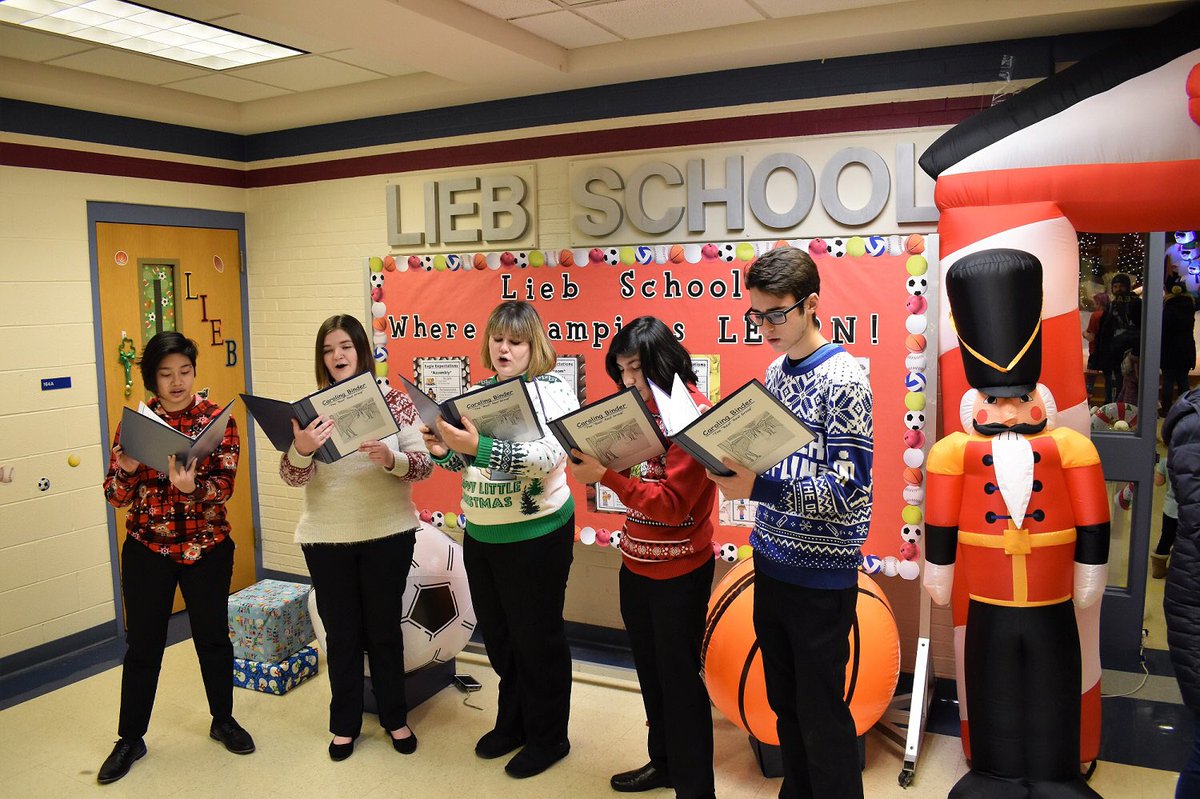 Lieb_Principal's tweet photo. A spectacular event at Lieb’s Winterfest to celebrate the National PTA School of Excellence Award! Photo credit: Steve Neuhaus@DesplainesValleyNews rsd122cares #liebcares https://t.co/i6E2TH0JHd