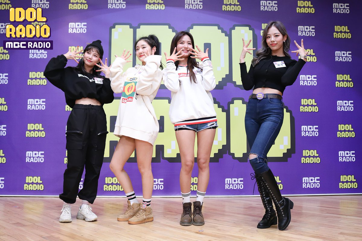 idolradiokorea's tweet photo. [#아이돌라디오 앨범 20191217] 

ep441. 활짝 핑거 스페셜 DJ 정세운 with 로즈핑거

#IDOLRADIO #정세운 #JEONGSEWOON #로즈핑거 #rosefinger #하얀 #혜빈 #세계 #다운 https://t.co/UJEpnYbgRe