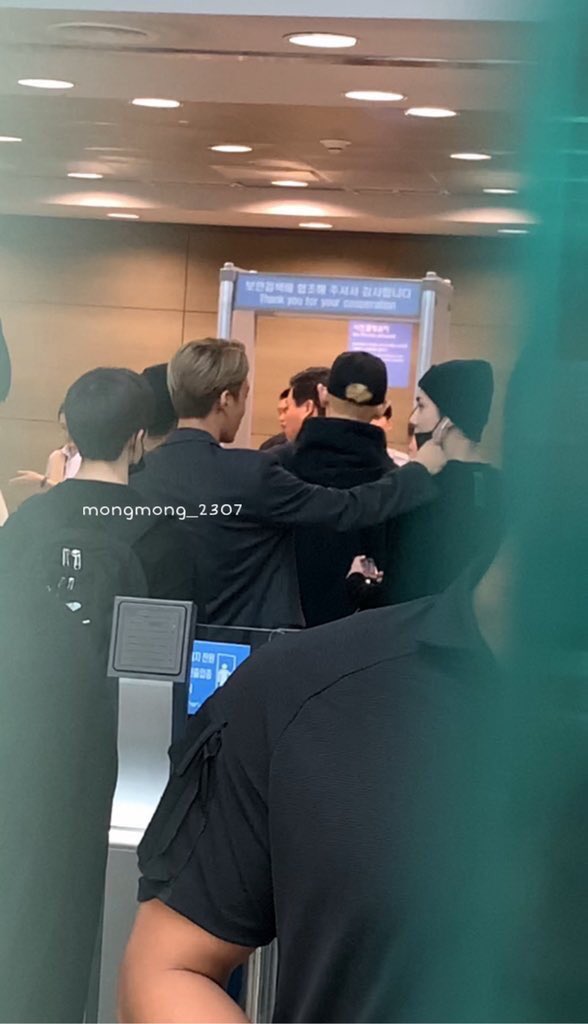 kiwiteukie's tweet photo. ไคฮุนกับโมเม้นสนบนี่แลงตลอด 🥺 https://t.co/fC8UsaREJy
