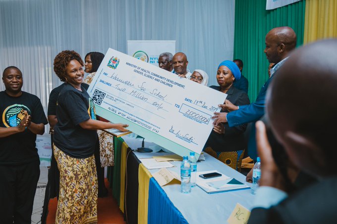 WHO_Tanzania's tweet photo. Congrats to the MOH Tanzania and stakeholders that push for attainment of SDG 6 on sanitation
@NyumbaNiChoo @UNICEFTanzania
Congrats to winners of the National Cleanliness Competition 2019
#wizara_afyatz @umwalimu #DocFaustine #sanitationWeek https://t.co/KaBjY4clwA