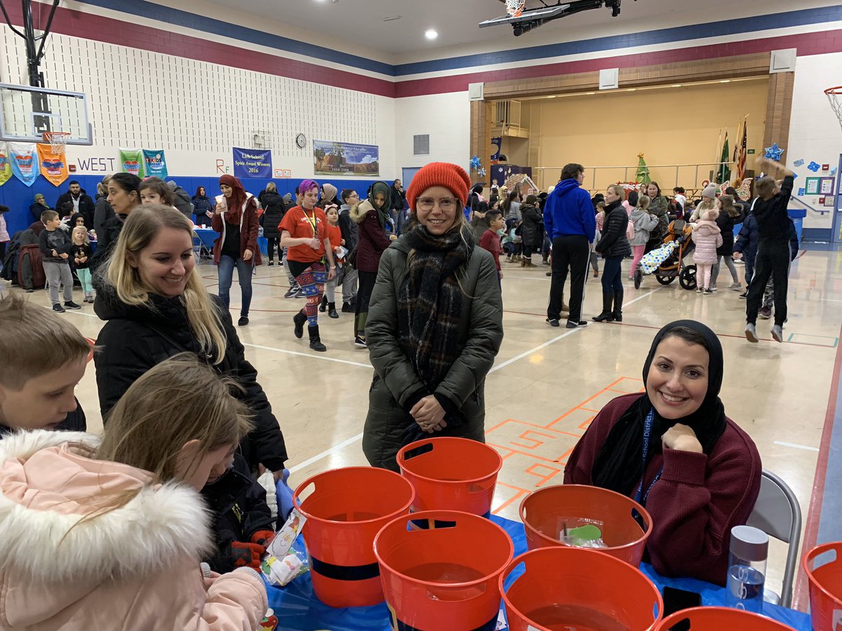 Lieb_Principal's tweet photo. A PTA beyond compare...... celebrating wonderful teamwork between staff and parents to create great experiences for children!#rsd122cares #liebcares https://t.co/KZvCPjYgdk