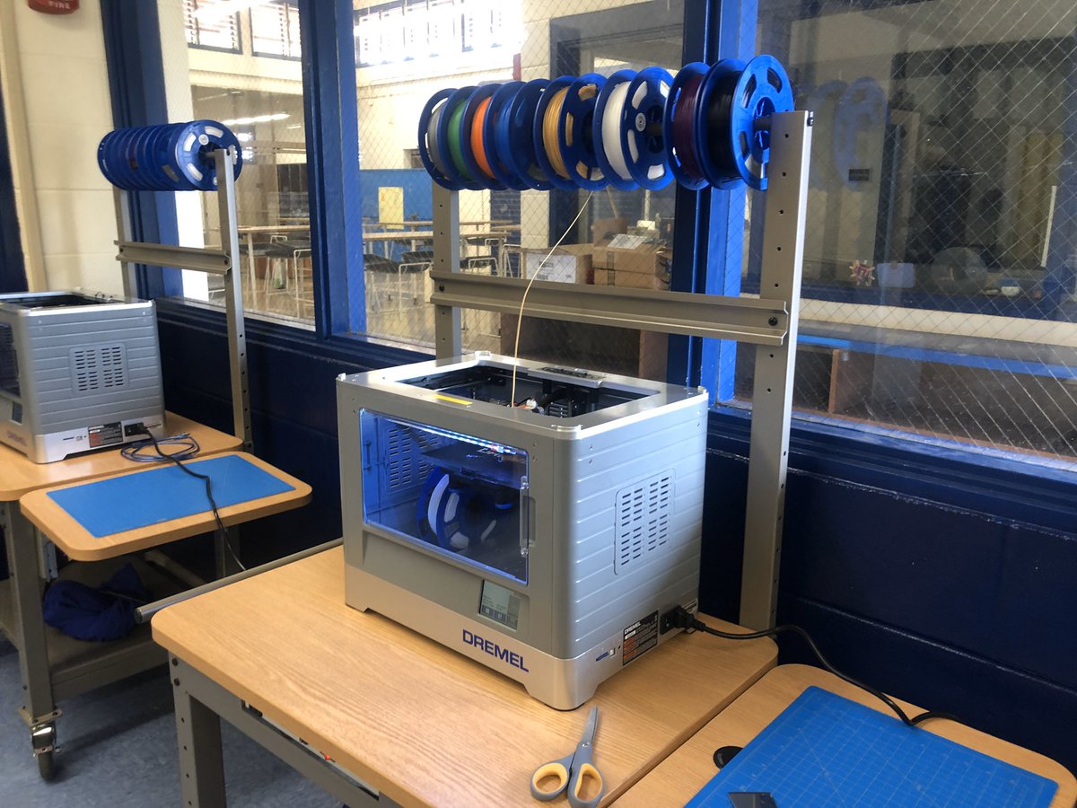 Students at #waimeacanyonms working with community partner #Raytheon using our new 3D Printing lab and Production space.