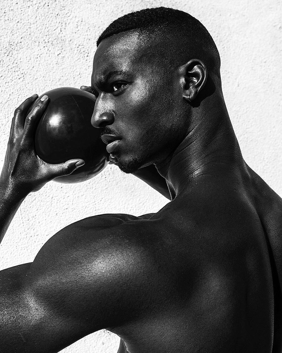 Afrobougee1's tweet photo. Moving Portrait | @gregoryprescott | with @yamensanders | @Afrobougee1 @ottomodels.agency | #afrobougee #whatisblack #humans #portrait #movingportrait #skins #men #blackmen #nouveaunoir #noir https://t.co/2JlSD01y7K