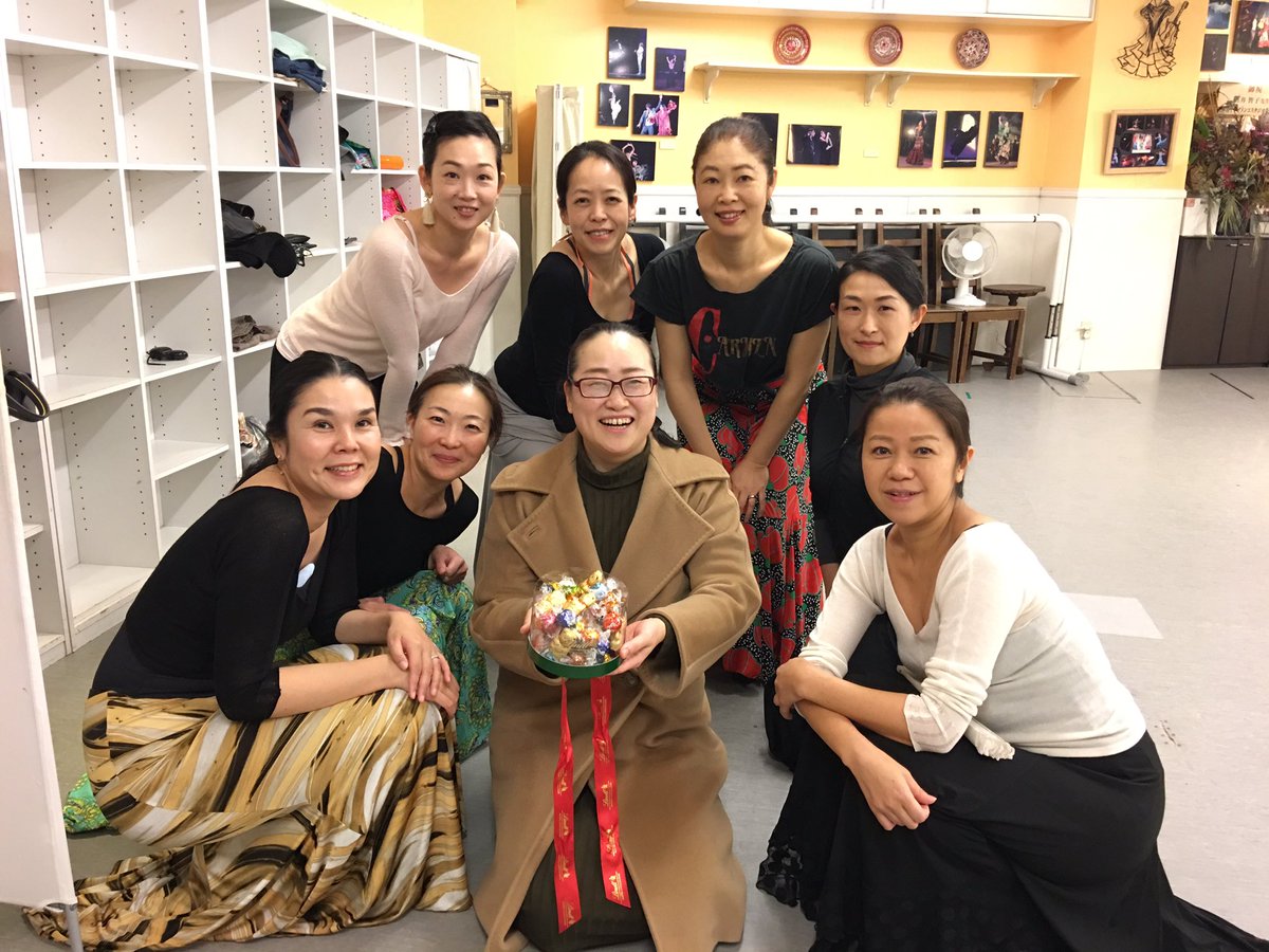 石井智子フラメンコスタジオ Twitterren 病気療養中の昼月2クラスの根本さん 数ヶ月ぶりにクラスに顔を出して下さいました クラスの皆も心配していましたが この笑顔とお決まりの根本節に一同ホッとしました 完全復帰 お待ちしてますね 原 麻沙美 石井智子