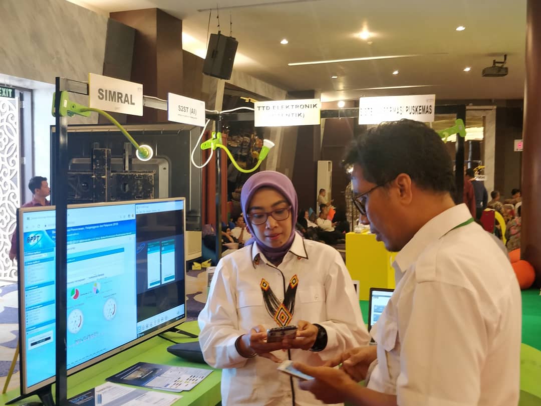 ptik_bppt's tweet image. Pameran produk inovasi di bidang TIK dengan menampilkan SIMR@L dan S2ST speech to speech translator di acara Business Inovation Gathering 2019

#BPPT 
#PTIKBPPT
#simral
#s2st
#inovasiuntuknegeri
#teknologiuntuknegeri
#big2019