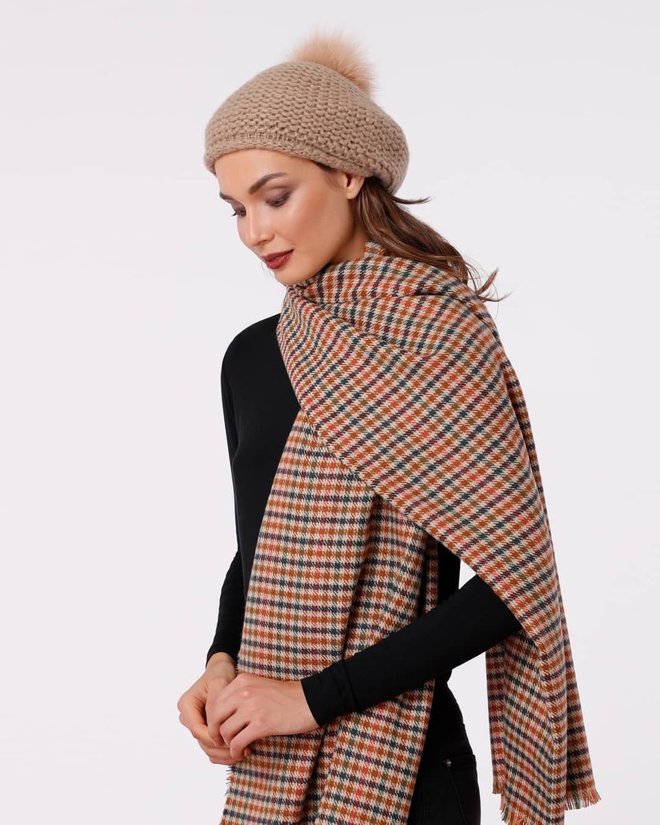 BawabatAlSharqm's tweet photo. كل ما تحتاجيه لفصل الشتاء موجود عند ريفا
Your winter wardrobe essentials from Riva.
Designed to make you warm and chic!
@rivafashionme
#ريفا #بوابة_الشرق_مول #أبوظبي #في_أبوظبي
#Rivafashion #RivaFW2019 #BawabatAlSharqMall #InAbuDhabi #AbuDhabi #ExceptionalShoppingExperience https://t.co/icTWsuXvia