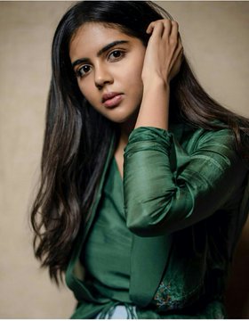 cinemapluz11's tweet photo. #Hero beauty
@kalyanipriyan
@kjr_studios @Psmithran @Siva_Kartikeyan
#HeroFromTomorrow
#HeroRisesin2Days #Hero2DaysToGo https://t.co/RlodvkutMJ