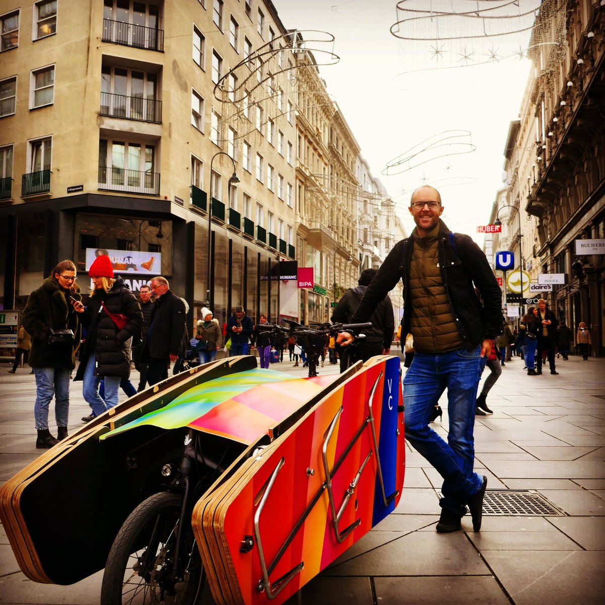 elmers87's tweet photo. An #ebike that unfolds into a fully functioning stage?
Needless to say I ABSOLUTELY LOVE #VeloConcerts and Jonas Skielboe's vision for it!
Read all about it:
https://t.co/FulRNGzERd
#NewStoryRide #NewStory
#UnfoldingCulture #GreenArts https://t.co/u73R3d7te9