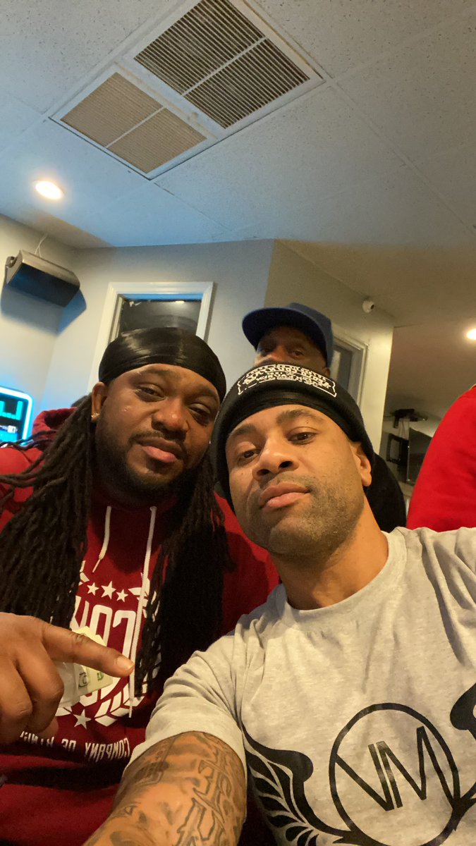 UpTheWayHov's tweet photo. Even when I’m light it’s #pressure #manicvanity #majorinfluence #KOD #UTWWORLDWIDE #MikeyandCelly https://t.co/oQEYqWRyM6
