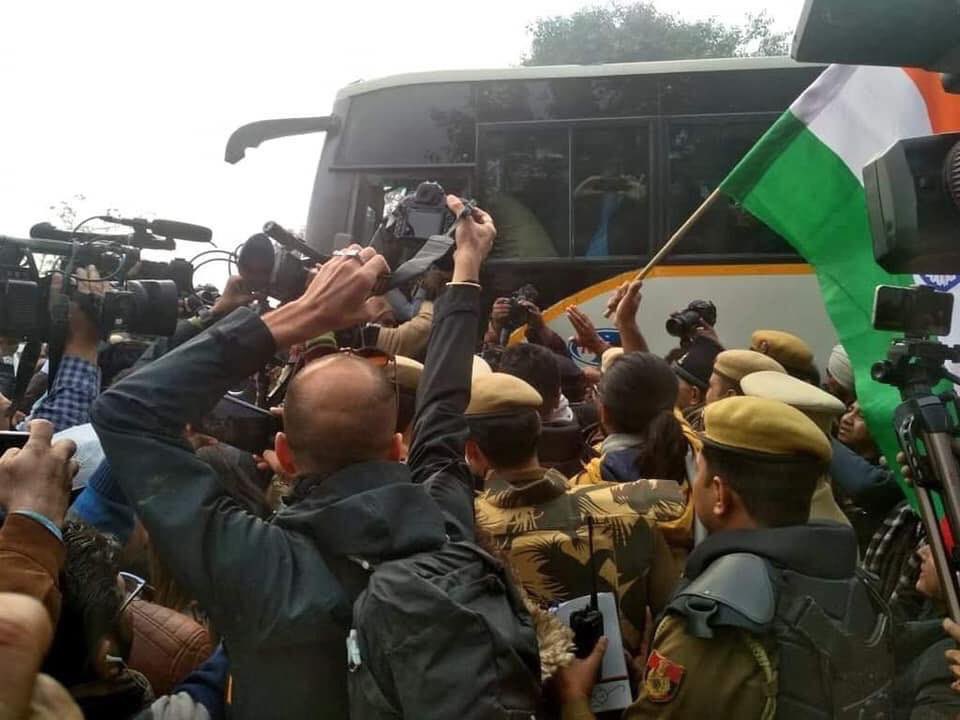 's tweet image. Yogendar Yadav Detained by Delhi Police 
#Shame
#BoycottCAA
#BoycottNRC