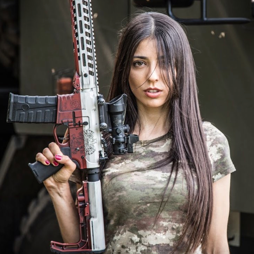 Kasia Sawicka Gun