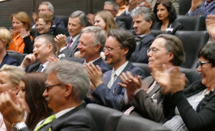 1st_excellence's tweet photo. Nominiert für den #SwissEthicsAward2020: Forma Futura Invest AG. Die unabhängige Vermögensverwaltung setzt bei Investitionsentscheidungen nicht nur auf monetäre Kriterien, sondern auch auf hohe ethische Ansprüche. 
https://t.co/duOhtnhE8B

#SEA2020 #BusinessEthics https://t.co/D7aFO5yYI5