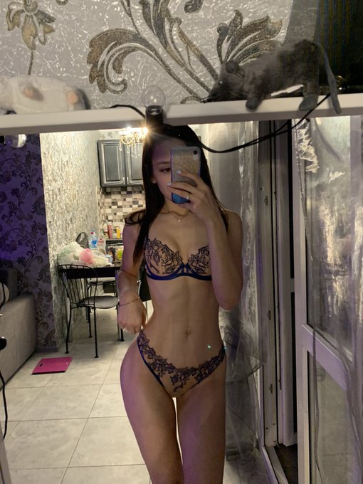 Been working out so much lately😤, and it makes me feel so good about myself and changes😭🌝🌸 https://t