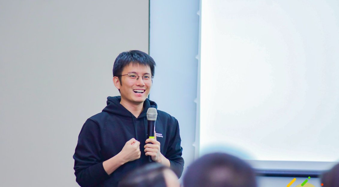 MultiVAC_Global's tweet photo. On Dec 18, MultiVAC CEO Frank was invited to join the SISPARK (Key industrial park in Suzhou, a major economic center and focal point of trade and commerce in China) program. The program Frank joined is the world first initiated by Microsoft and SISPARK. #MultiVAC $MTV https://t.co/BPHU6Yo2Fo
