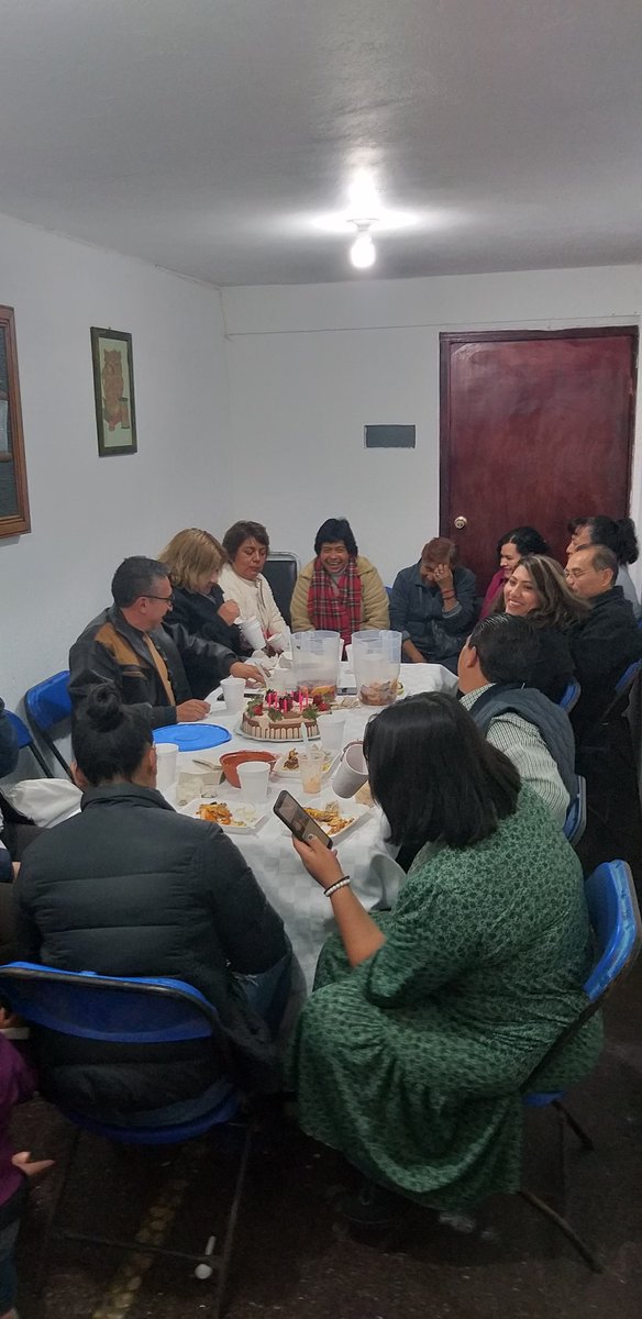 DelaOSot's tweet photo. Convivio "Navidad - Fin de año" e intercambio de obsequios. 

#GraciasEquipo https://t.co/dMwkEnqnTl