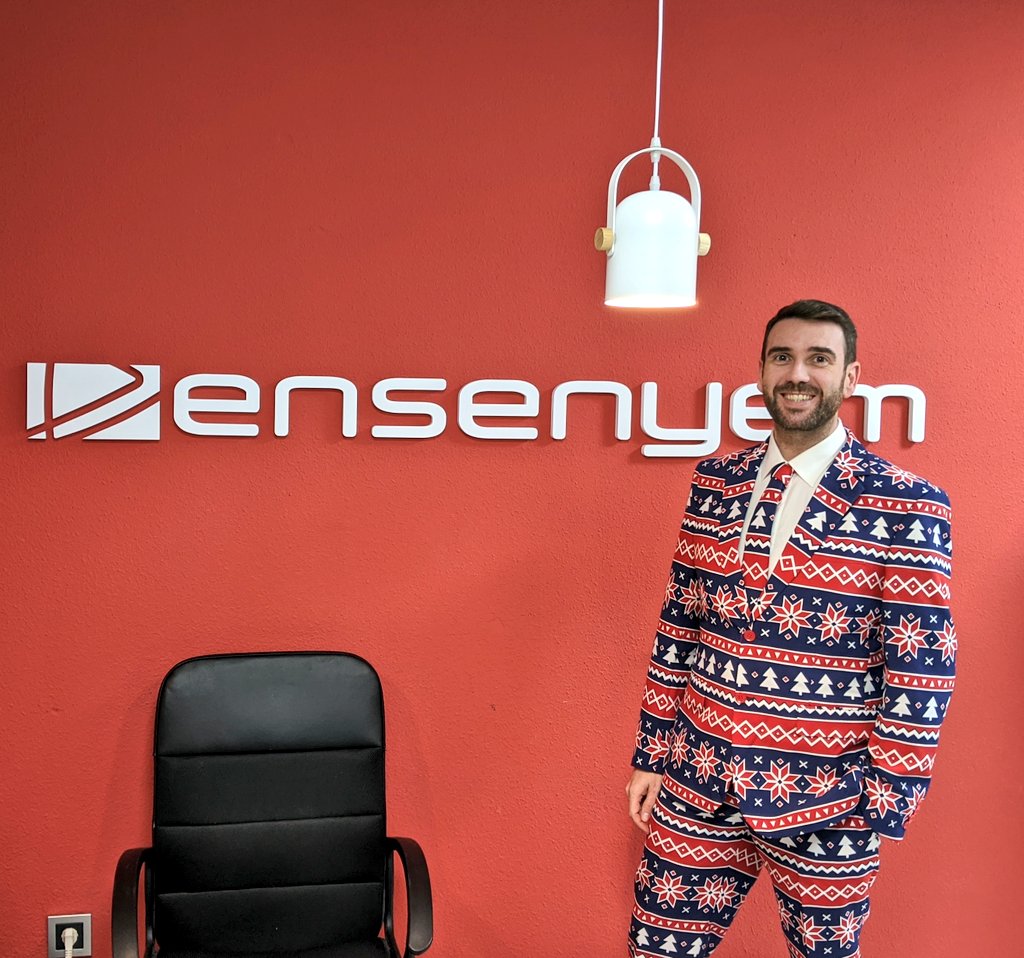 salva_moret's tweet photo. ¡Feliz Navidad desde @Ensenyem ! Curso Revit 88 terminado de esta guisa... ¡con merienda incluida!
.
#ensenyem #revit #revitman #formacion #cursorevit #valencia #asisi #atope #Christmas #christmasmood #trajenavideño #meencantamitrabajo #ilovemyjob #autodeskatc #bim https://t.co/t0kP88oX28