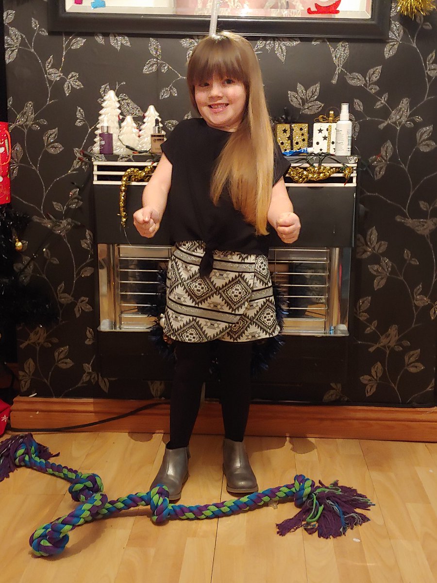 MamfiPamfi's tweet photo. Last day of school!!

Thankyou @SimpsonsLane @SimpsonsLaneRS @SimpsonsLaneJD for all your hard work in helping my Connie and all her school friends grow! You do a fantastic job! 

Enjoy your well deserved break

Merry Christmas https://t.co/JMLYg5DACJ