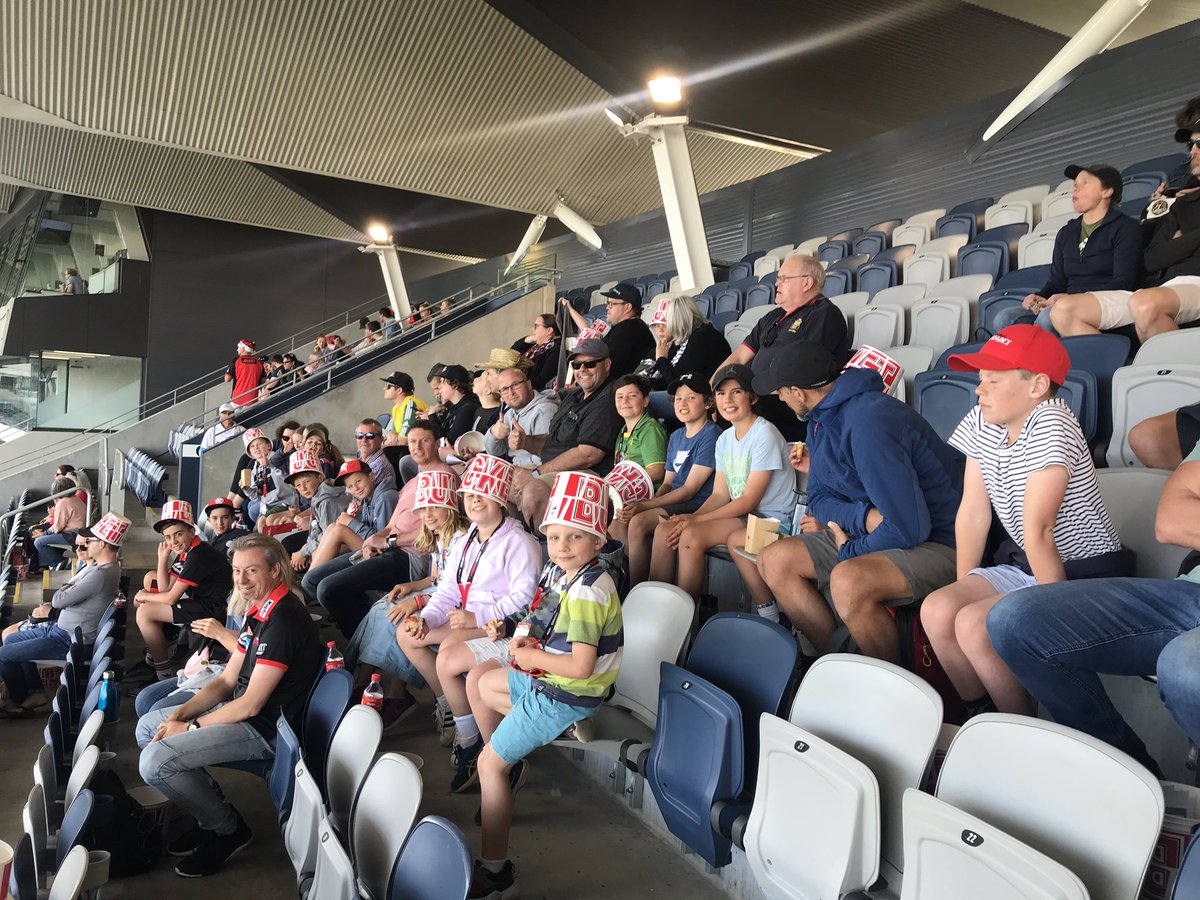 The <a href="/HightonHeat/">Highton Cricket Club</a> will #GETONRED tonight <a href="/kardinia_park/">Kardinia Park</a> We have over 50 here cheering <a href="/RenegadesBBL/">Melbourne Renegades</a> <a href="/RMIT/">RMIT University</a> <a href="/AaronFinch5/">Aaron Finch</a> <a href="/GeelongCricket/">Geelong Cricket</a> 🏏